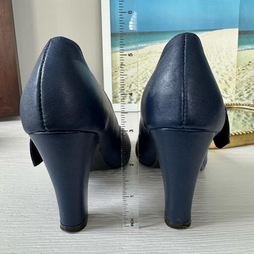 Steve Madden ❤️❤️Blue Heels with Strap and Cut-out Design - Picture 3 of 4